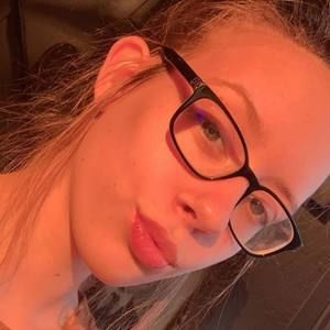 Meet your Posher, Lily